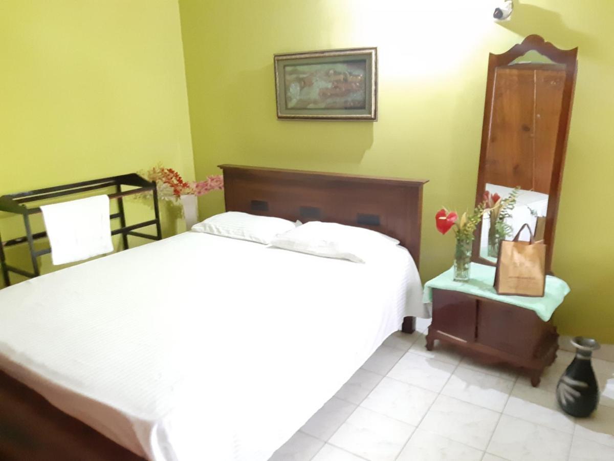 Hellen Homestay 니곰보 외부 사진