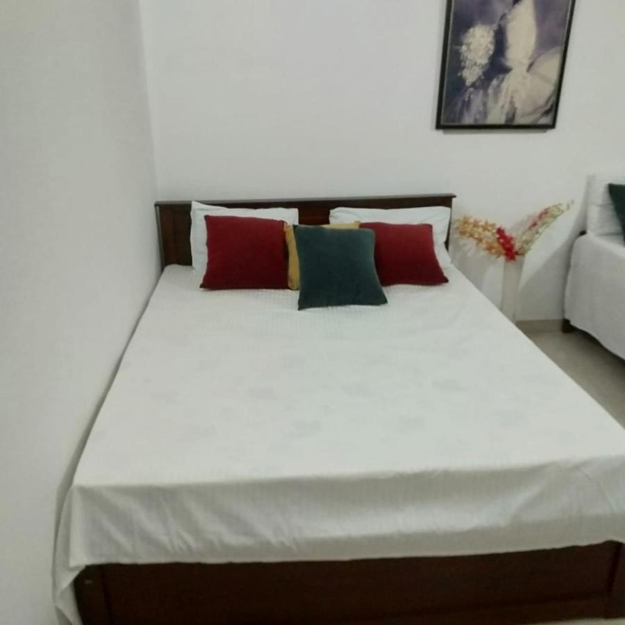 Hellen Homestay 니곰보 외부 사진
