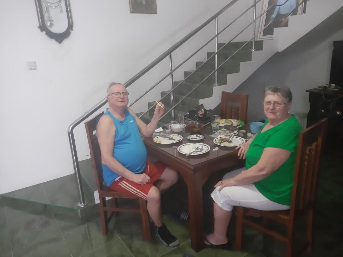 Hellen Homestay 니곰보 외부 사진